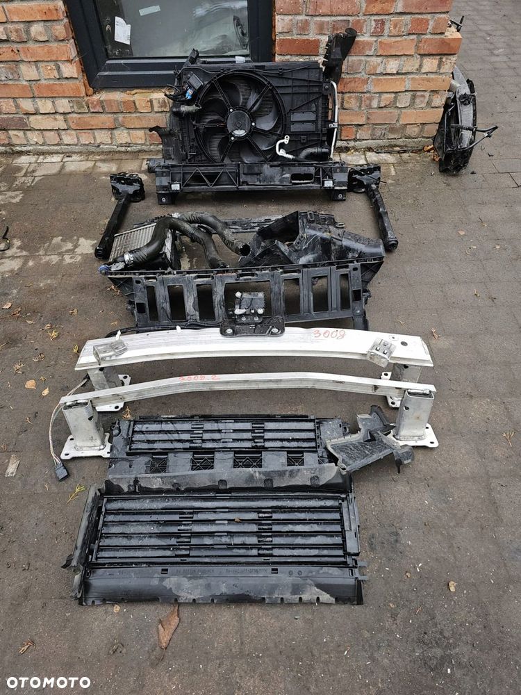 pas przedni belka radar chłodnice peugeot 3008 ii lift - 1