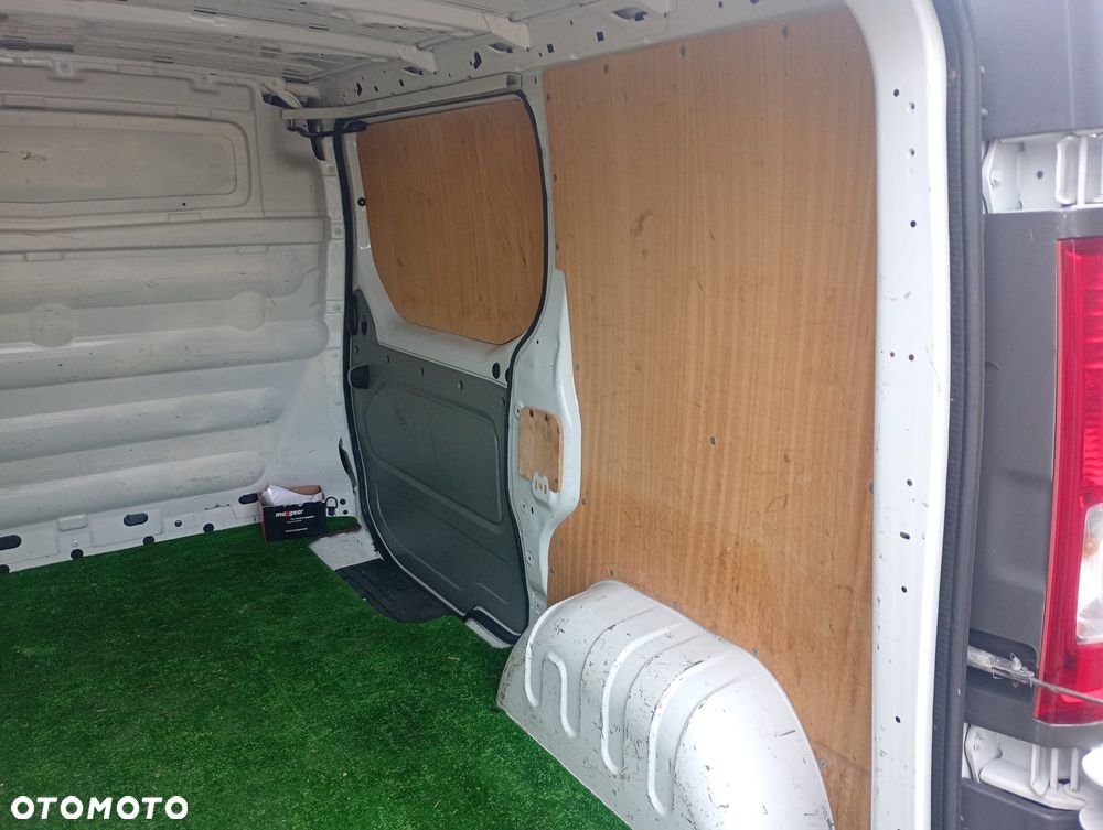 Opel Vivaro - 34