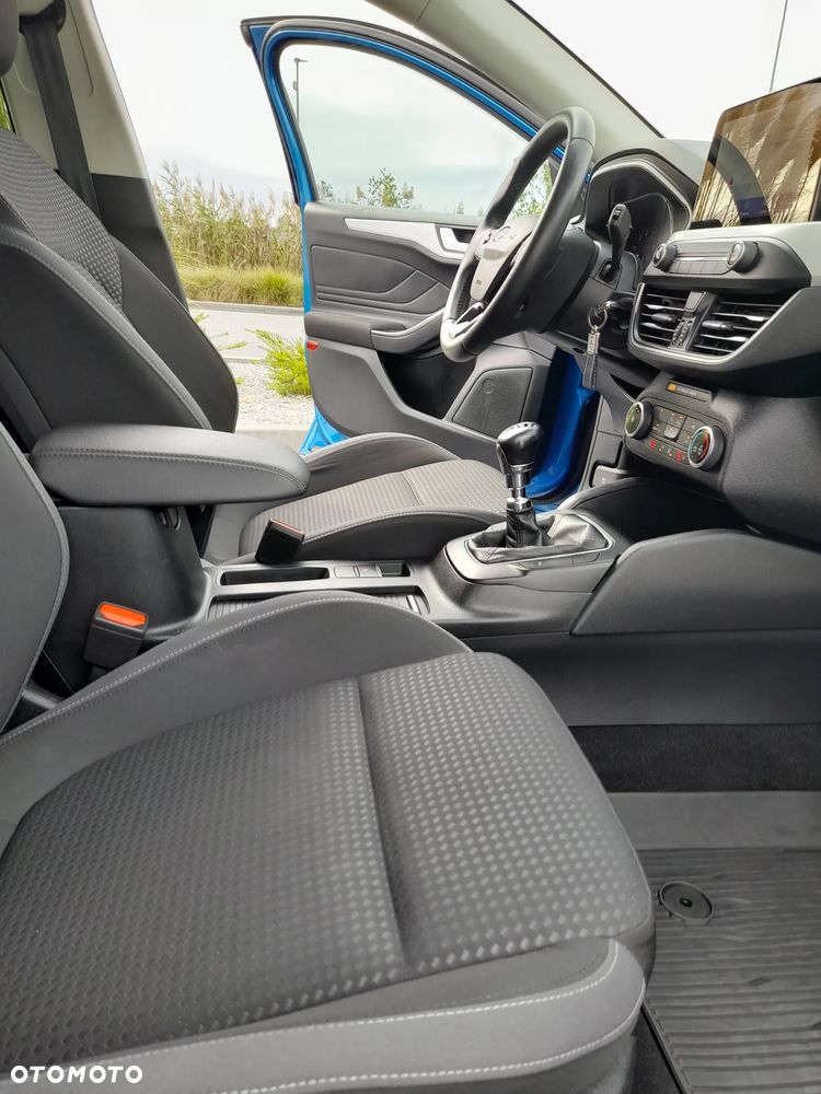 Ford Focus 1.0 EcoBoost Titanium - 25