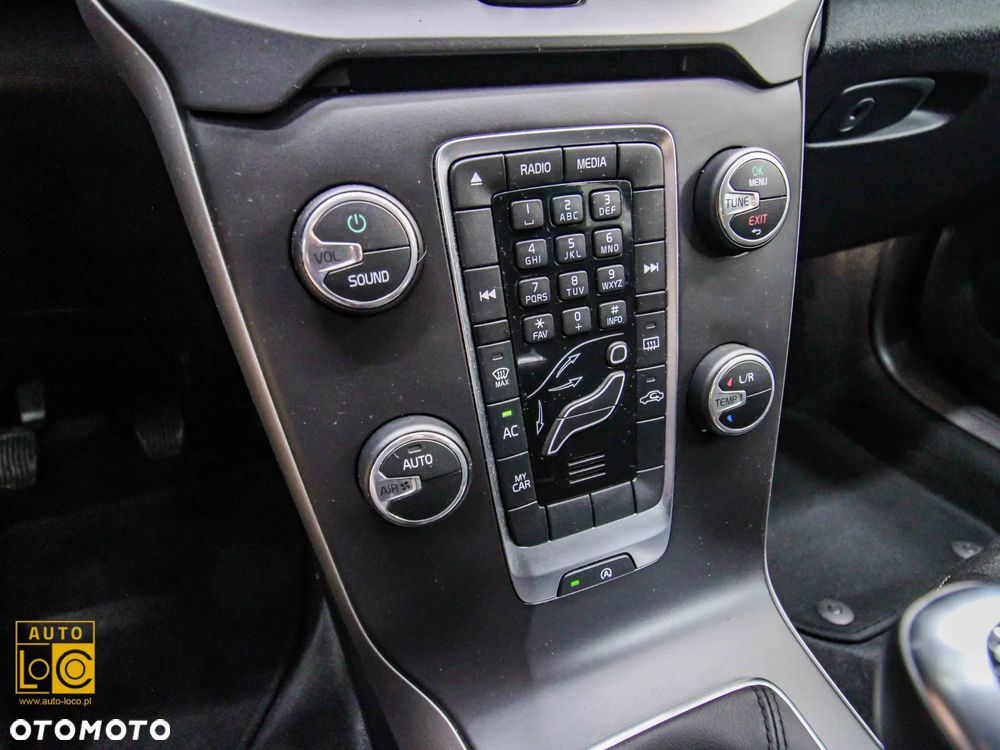 Volvo V40 T3 Drive-E Momentum - 22