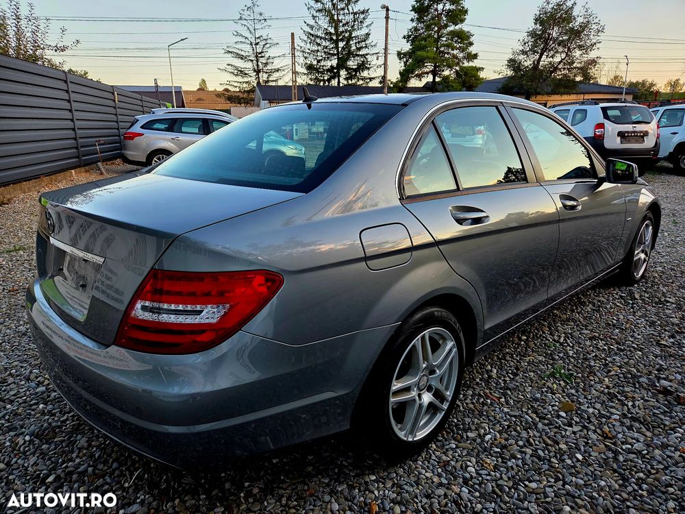 Mercedes-Benz C 180 CGI BlueEFFICIENCY - 4