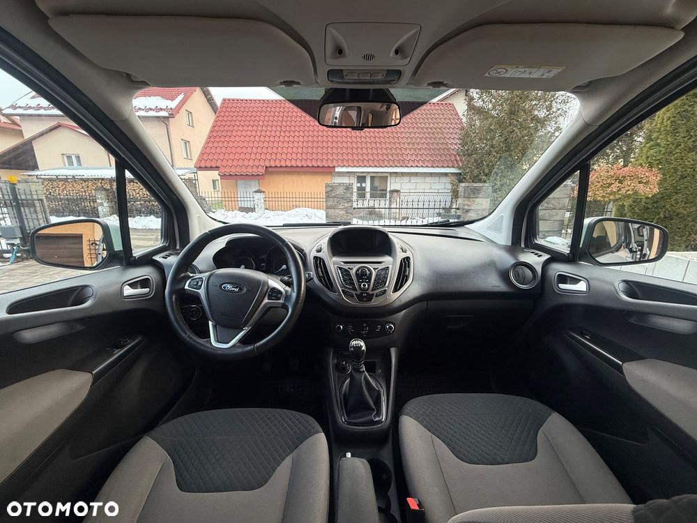 Ford Tourneo Courier 1.5 TDCi Titanium - 28