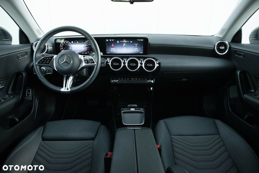 Mercedes-Benz CLA 200 mHEV 7G-DCT - 21