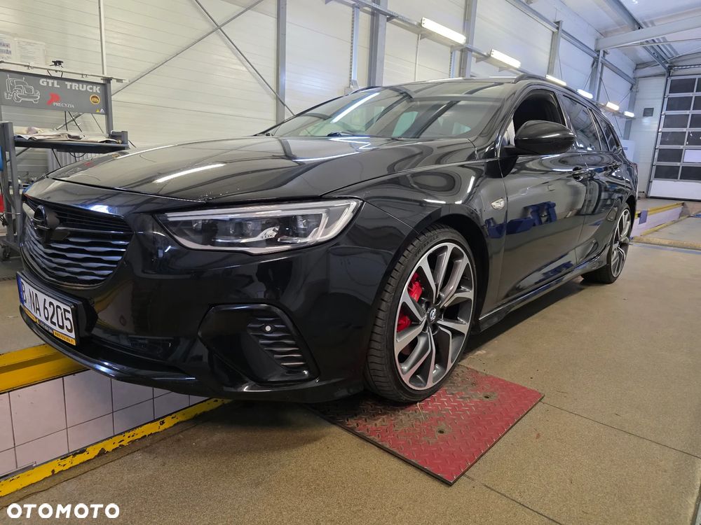 Opel Insignia 2.0 BiTurbo D 4x4 Automatik GSI