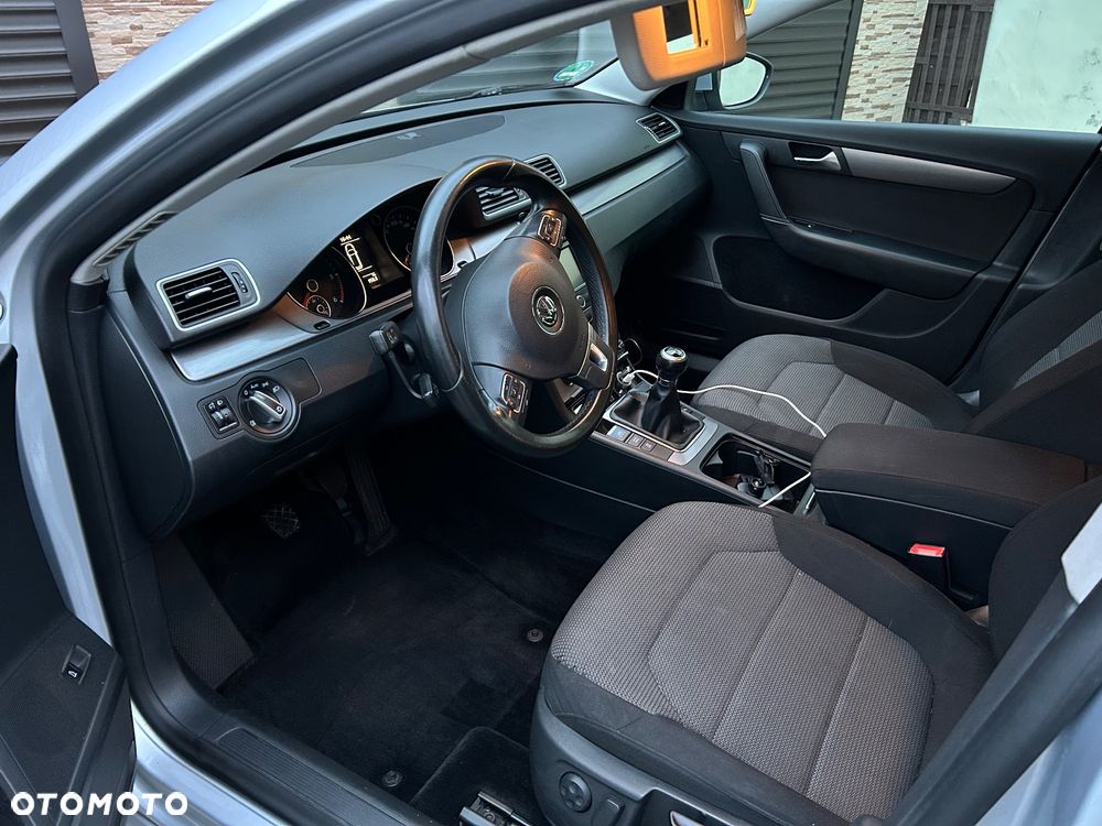 Volkswagen Passat - 6