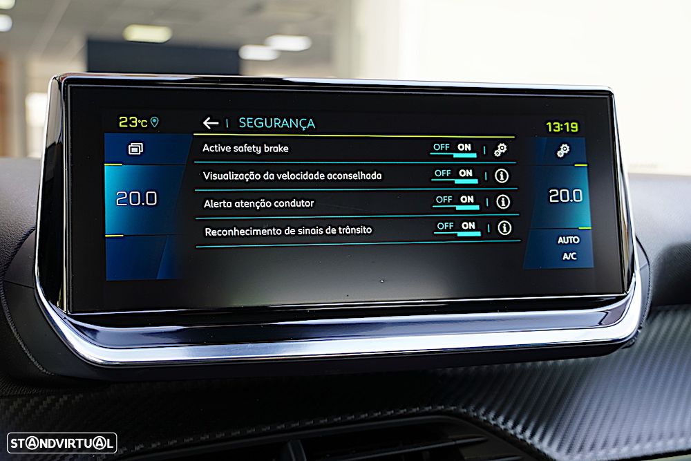 Peugeot e-2008 50 kWh Allure Pack - 32