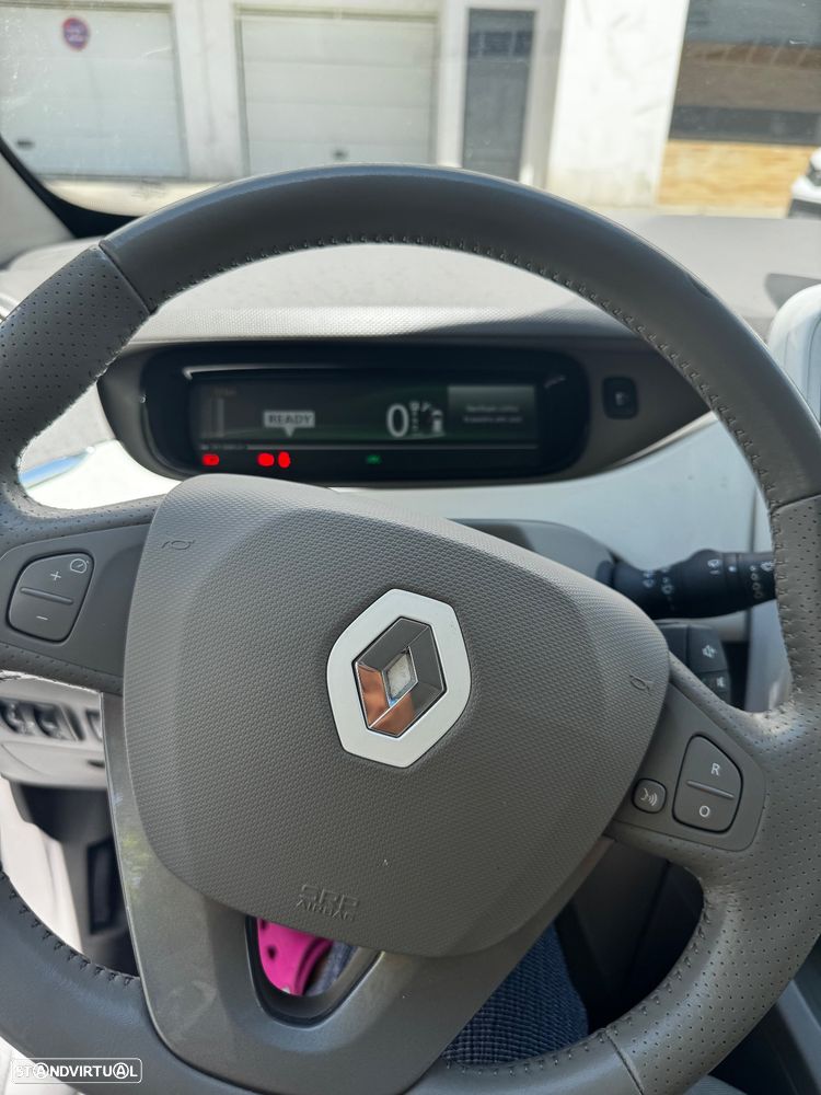 Renault Zoe (s/ Bateria) 41 kwh Life - 8