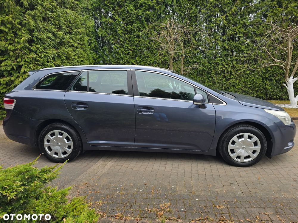 Toyota Avensis 1.6 Sol - 6