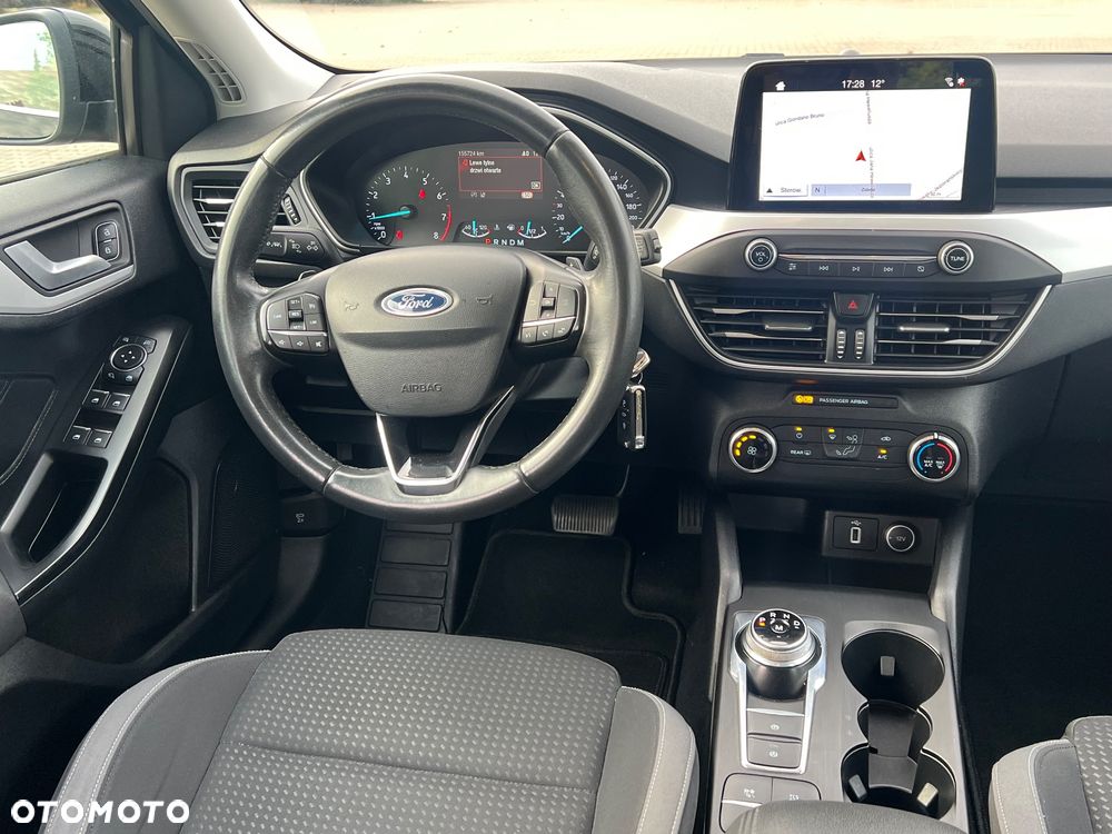 Ford Focus SW 1.0 EcoBoost Titanium - 26