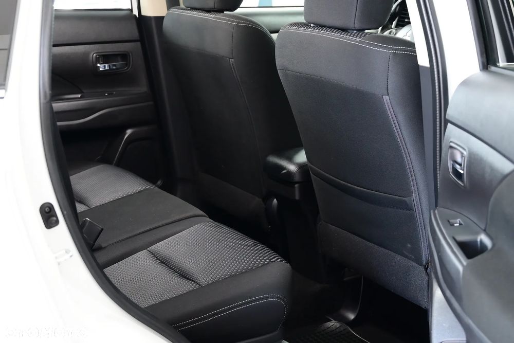 Mitsubishi Outlander 2.0 2WD Diamant - 11