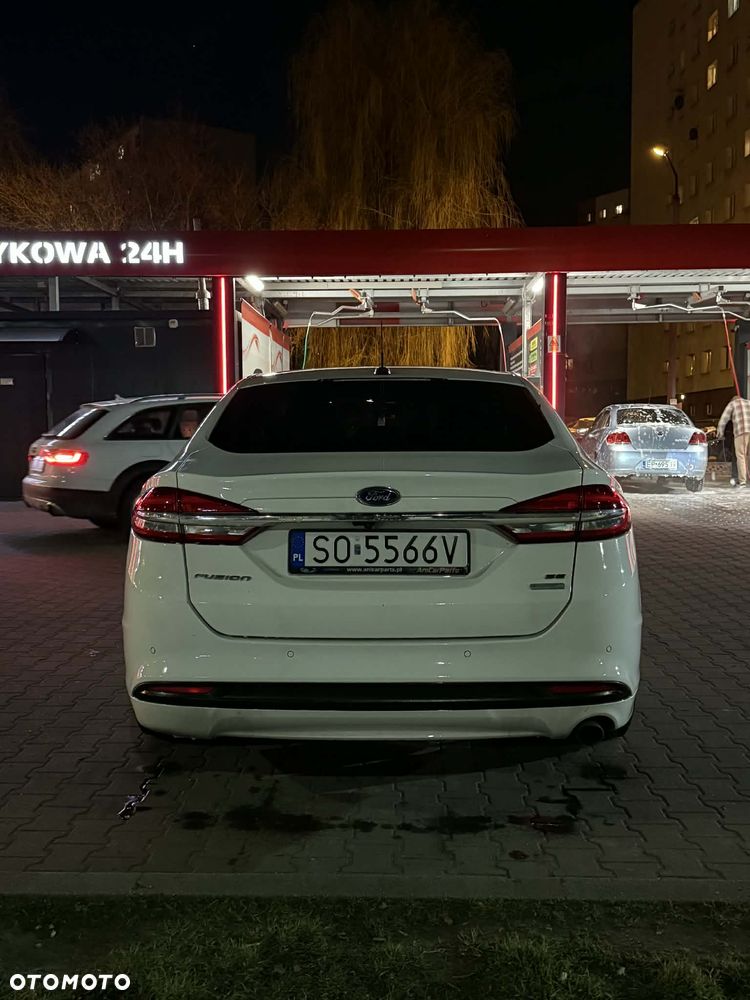 Ford Fusion - 4
