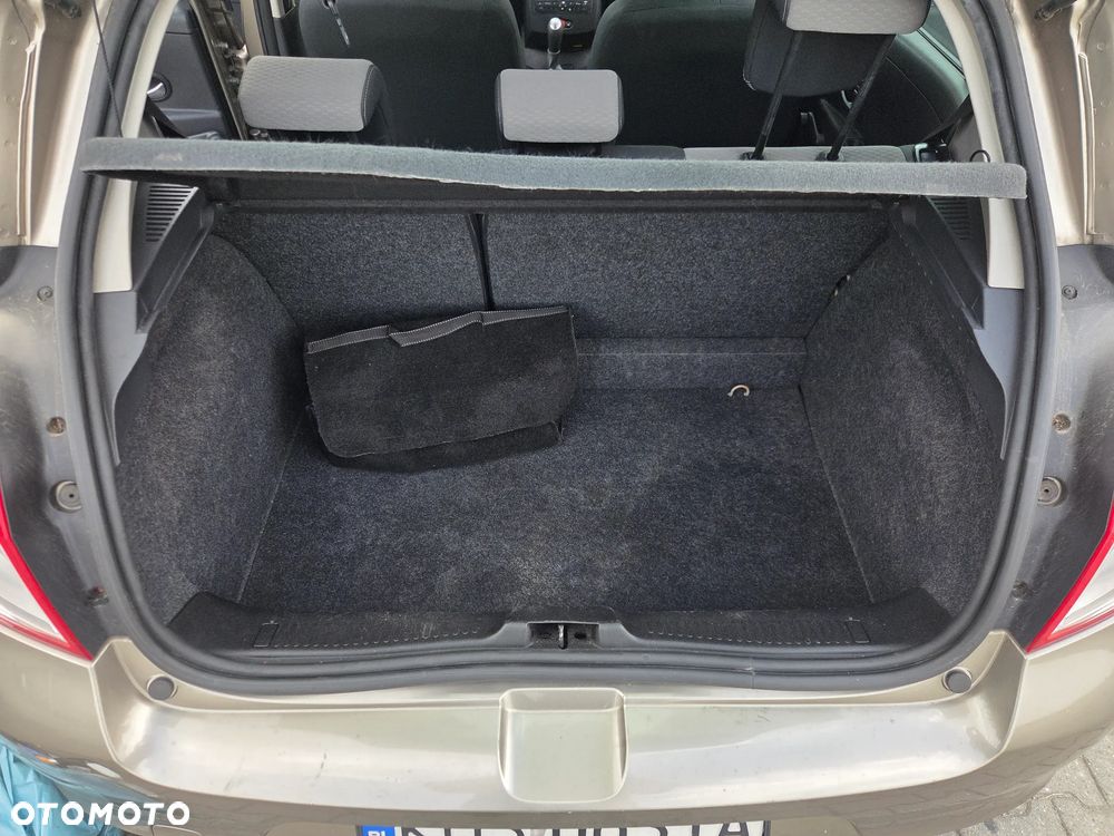 Renault Clio 1.2 16V Expression - 8