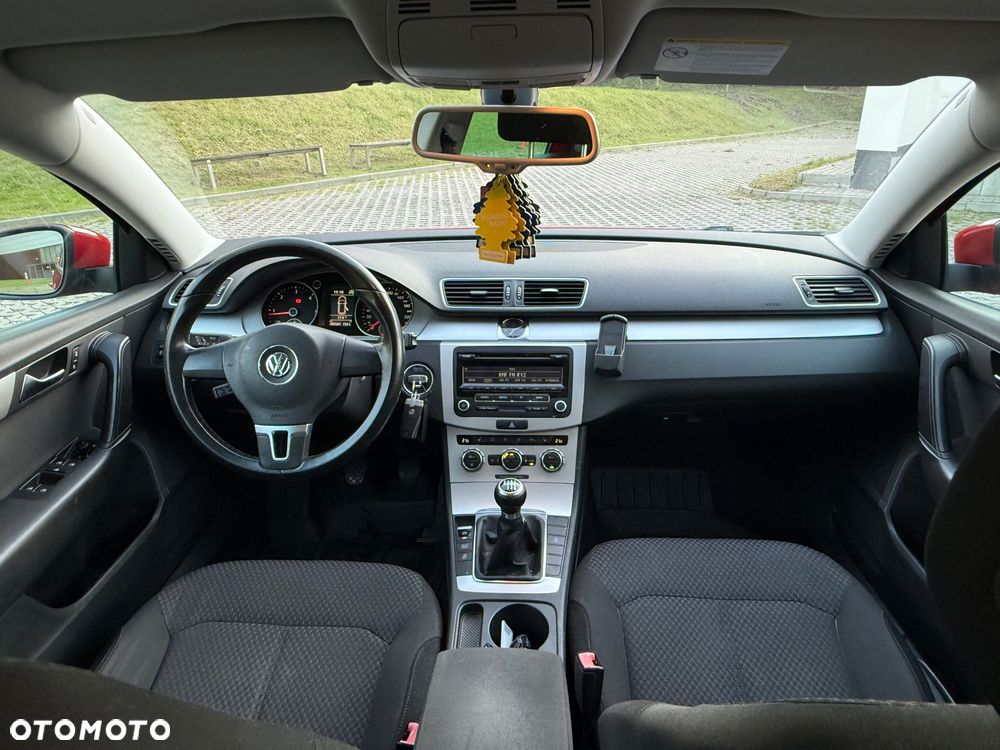 Volkswagen Passat 1.6 TDI Trendline - 17
