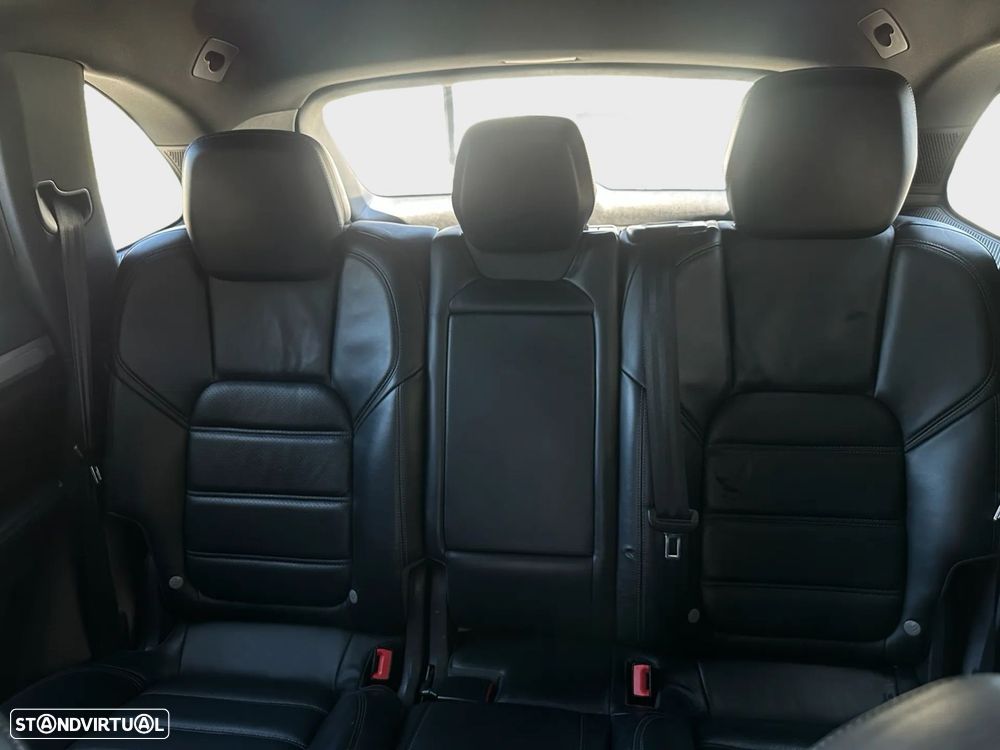 Porsche Cayenne Tiptronic - 16