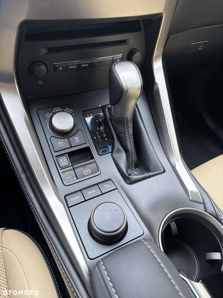 Lexus NX 300h Comfort AWD - 17