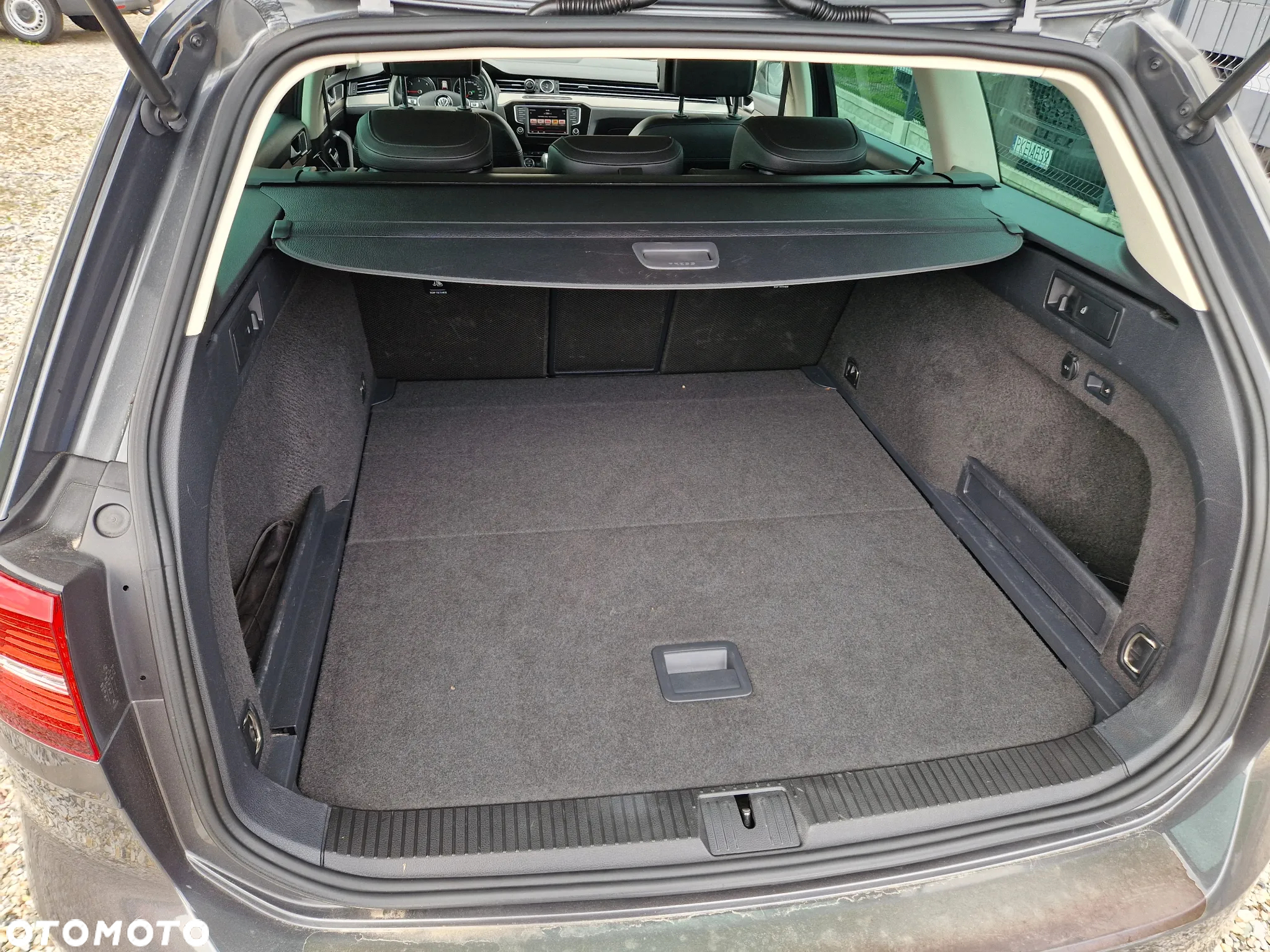 Volkswagen Passat Variant 2.0 TDI SCR DSG Highline - 34