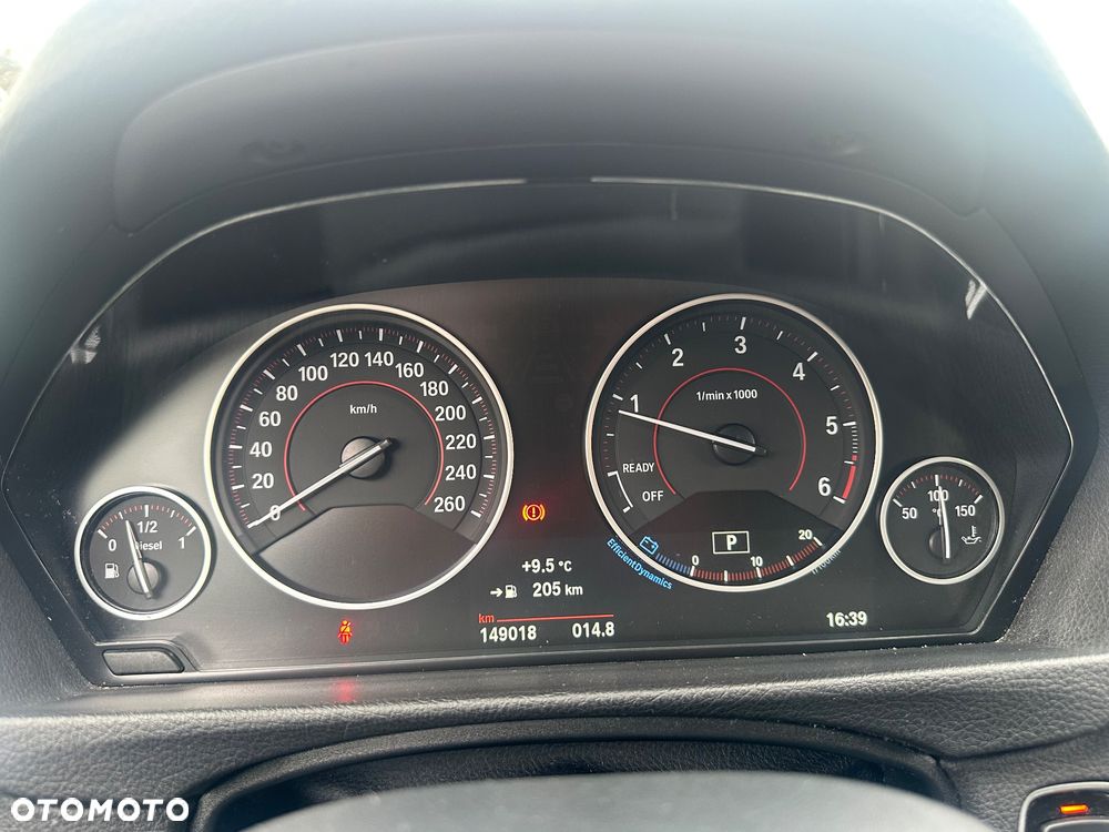 BMW Seria 3 320d Luxury Line - 22