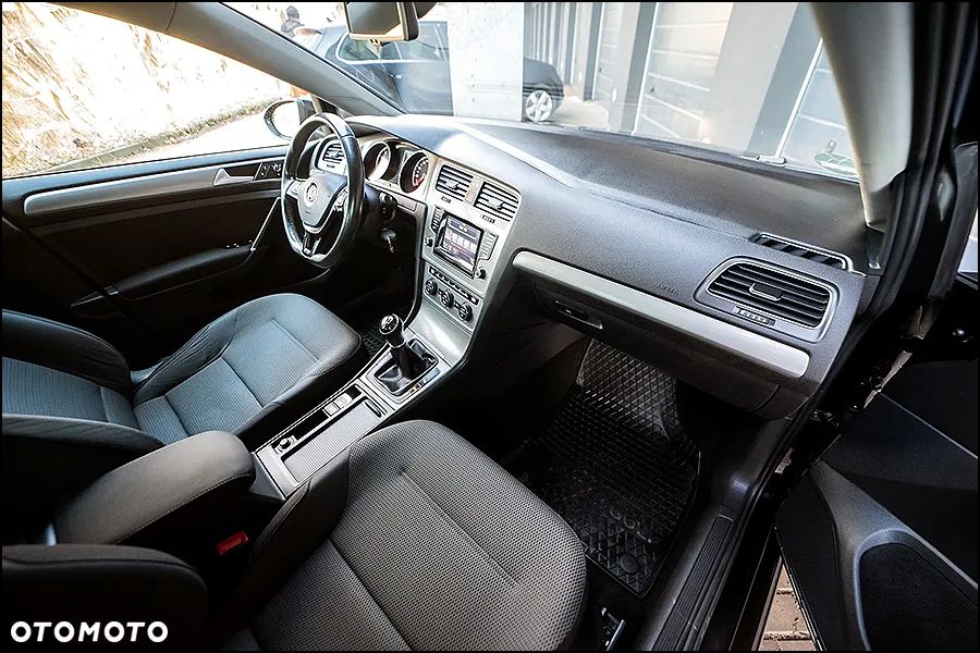 Volkswagen Golf - 19