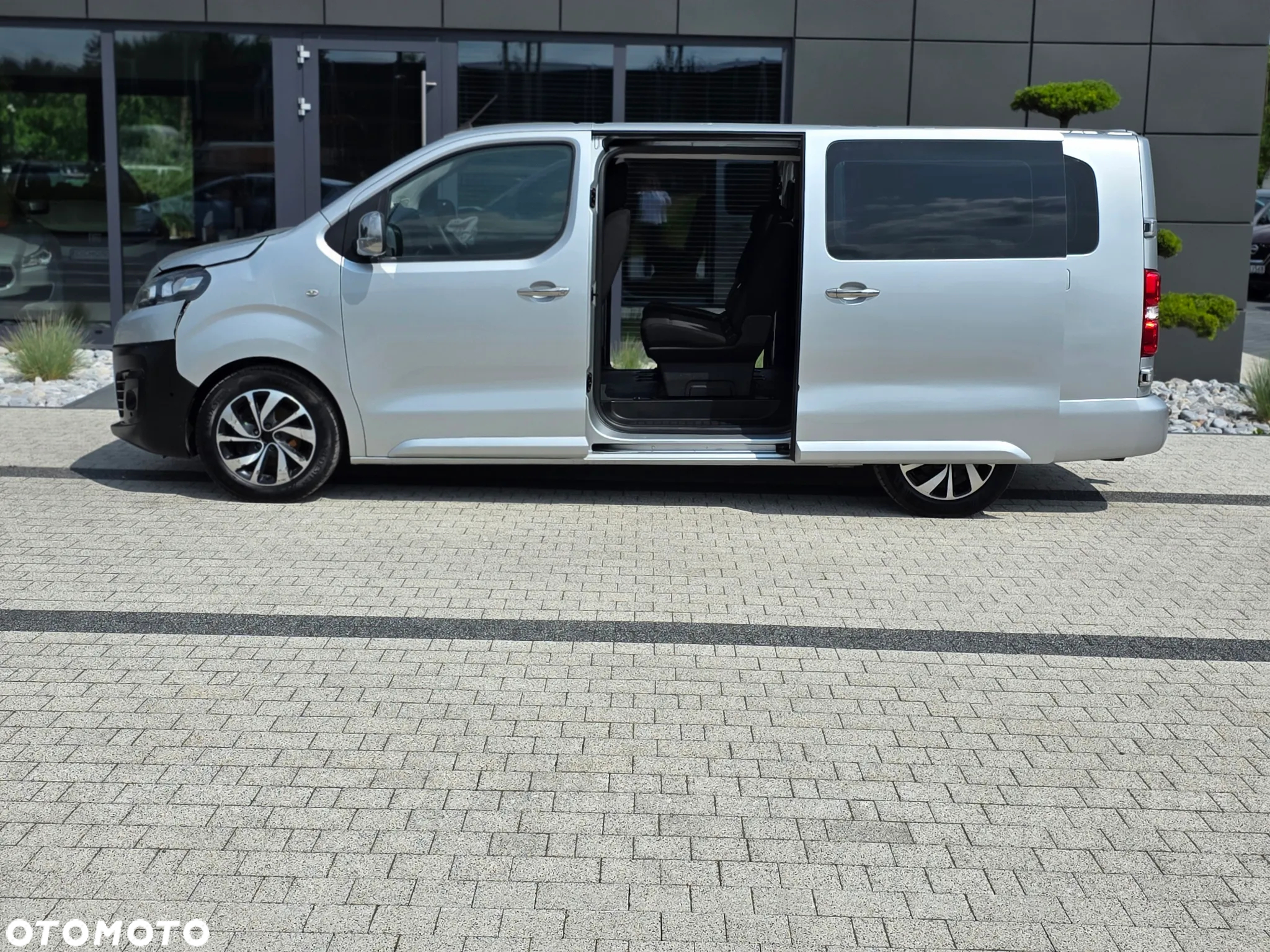 Toyota ProAce Kombi 2.0 D-4D Long 2,8t - 7