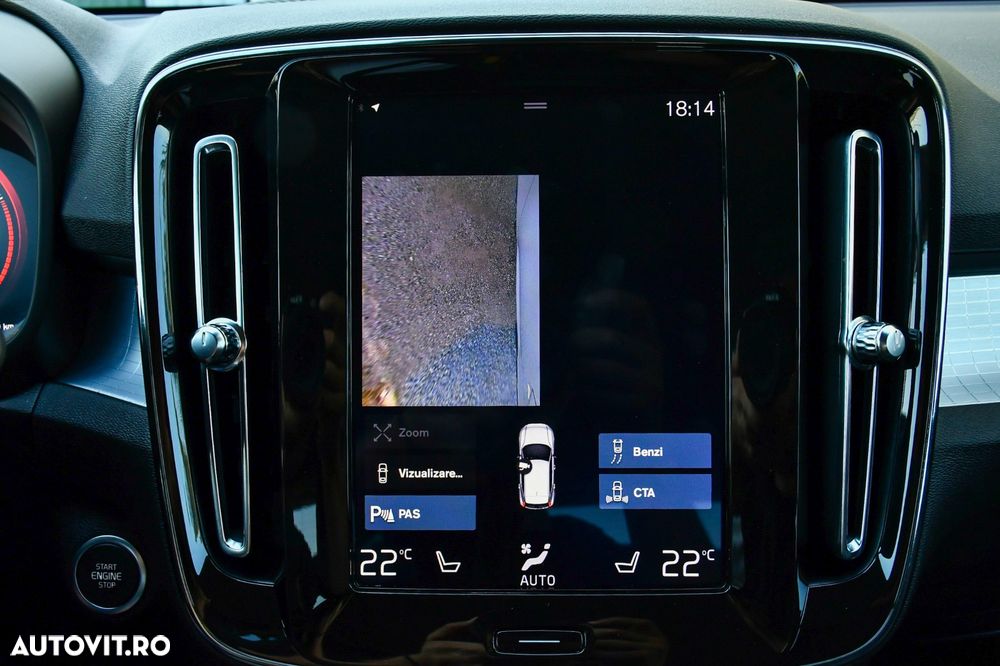 Volvo XC 40 D3 AWD Momentum Pro - 22