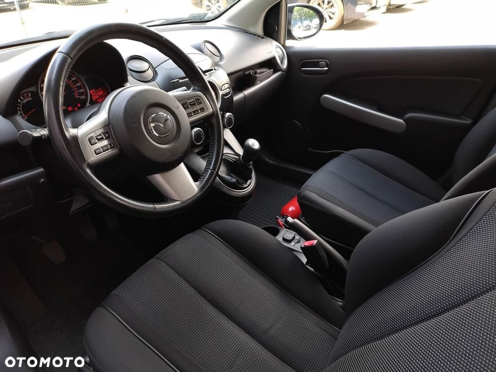 Mazda 2 - 10