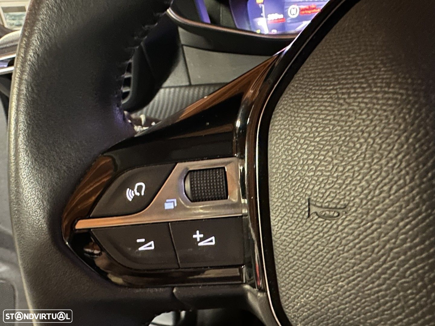 Peugeot 2008 1.2 PureTech Allure Pack - 15