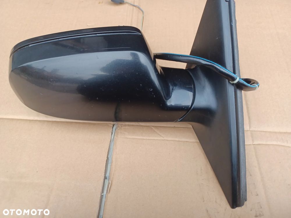 LUSTERKO PRAWE A4 B8 S-LINE LZ9Y 8PIN - 1