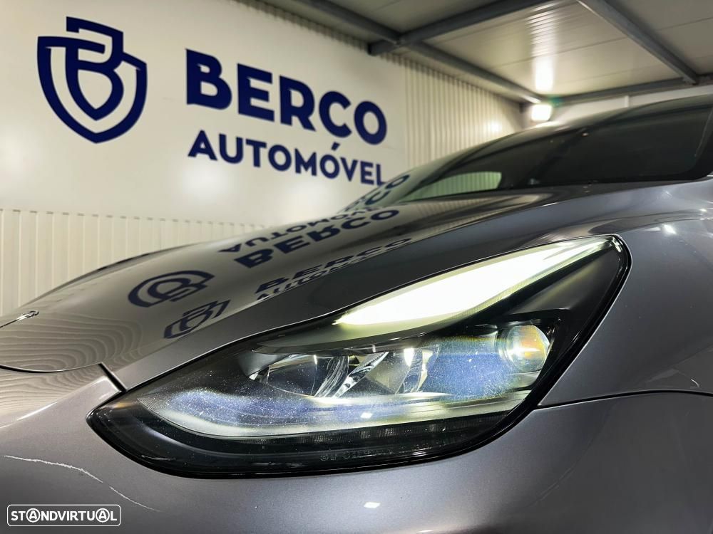 Tesla Model Y Performance Dual Motor AWD - 13