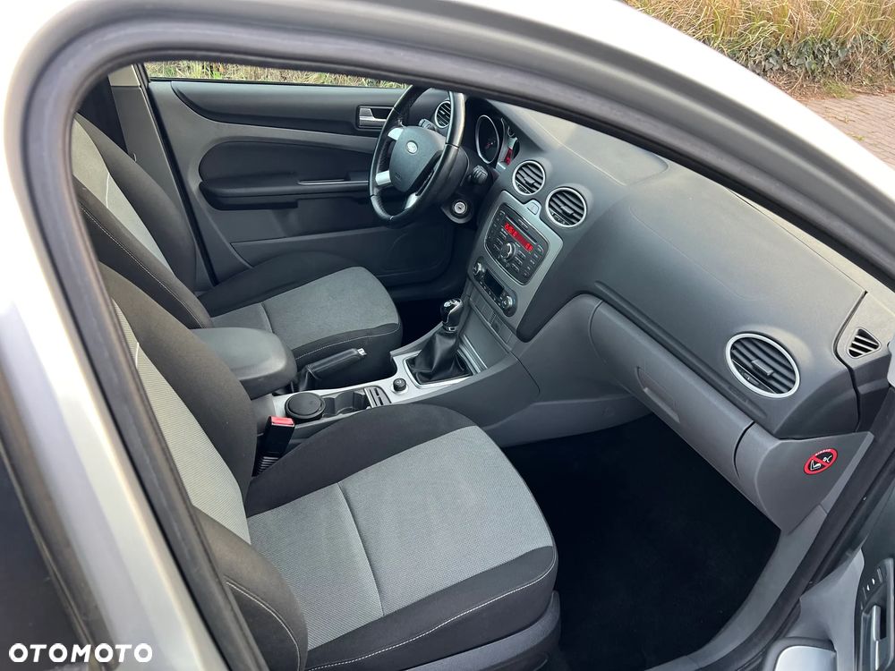 Ford Focus 1.6 Ti-VCT Trend - 11