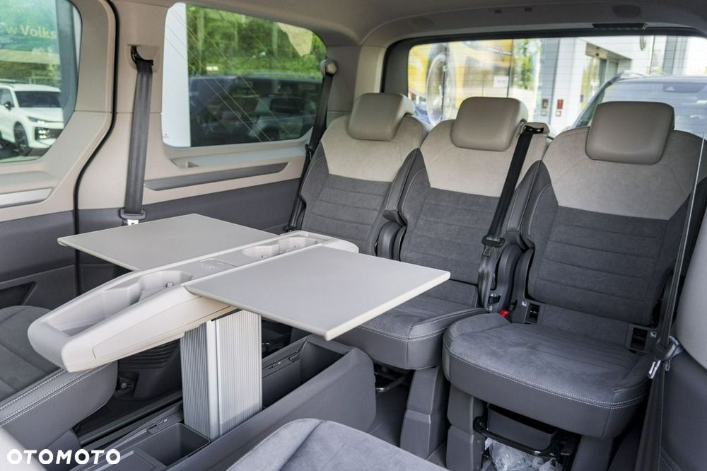 Volkswagen Multivan - 16