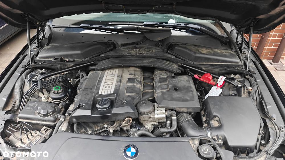 BMW Seria 5 520i - 32