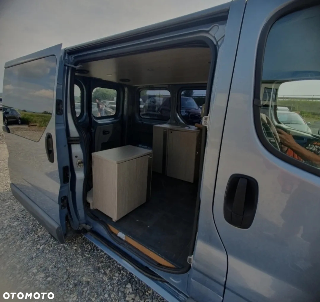 Opel Vivaro - 8