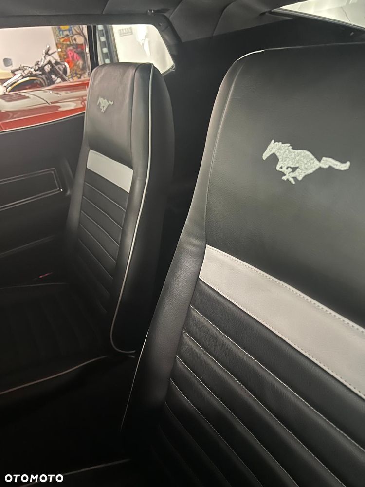 Ford Mustang - 17