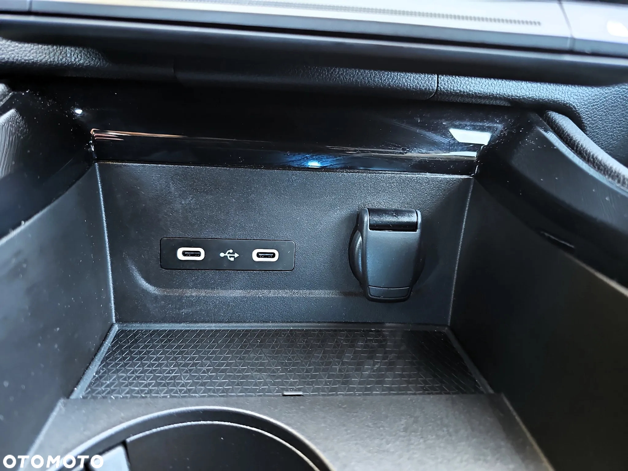 Renault Austral 1.3 TCe mHEV Techno - 32