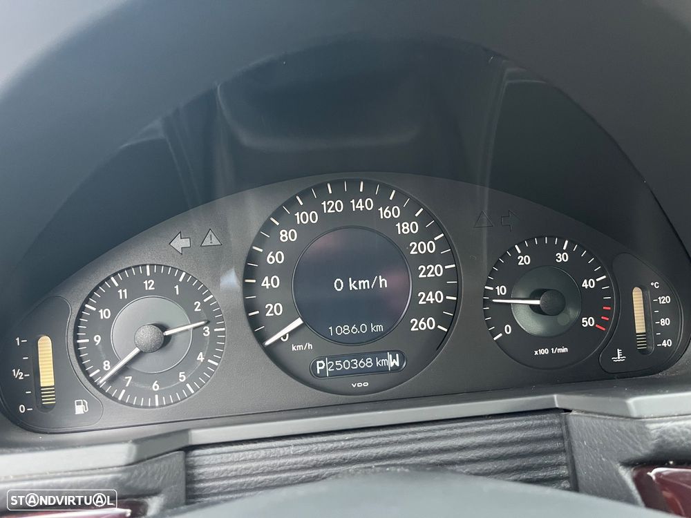 Mercedes-Benz E 220 CDI Auto Avantgarde - 17