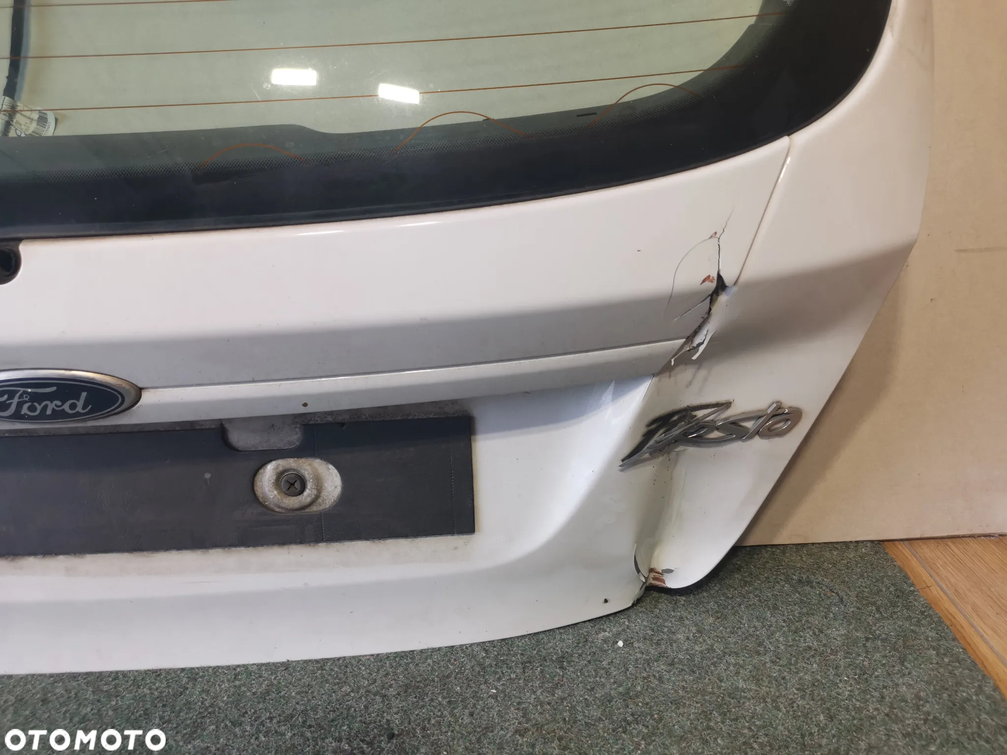 Klapa Bagażnika Ford Fiesta MK7 Szyba Bagażnika - 3
