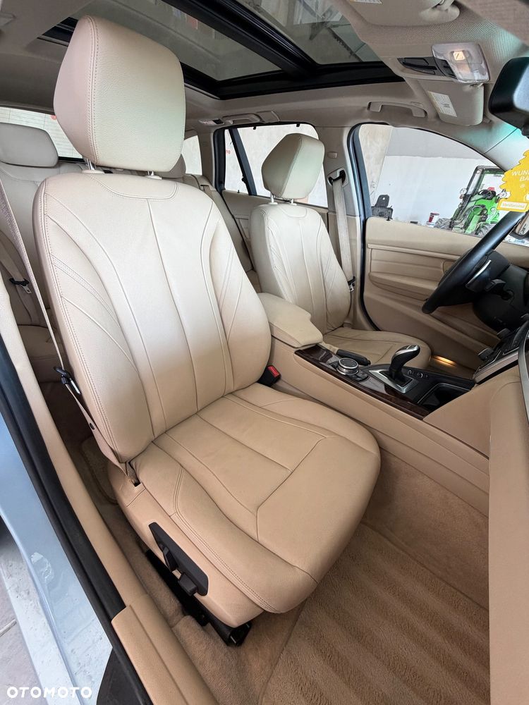 BMW Seria 3 328i xDrive Luxury Line - 36
