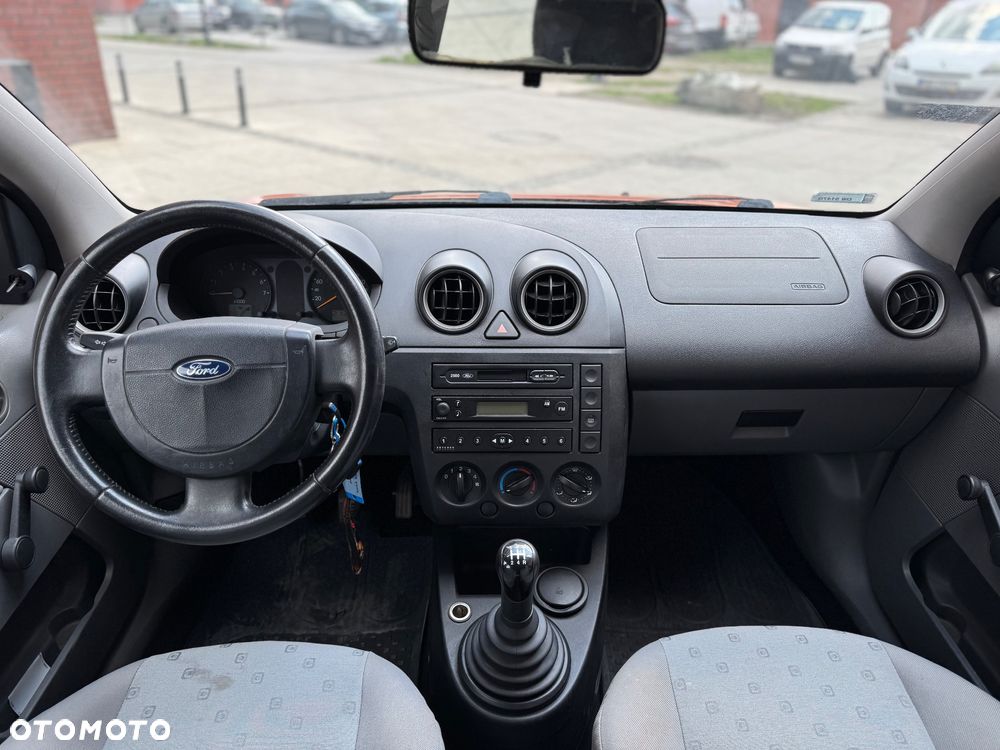 Ford Fiesta - 12