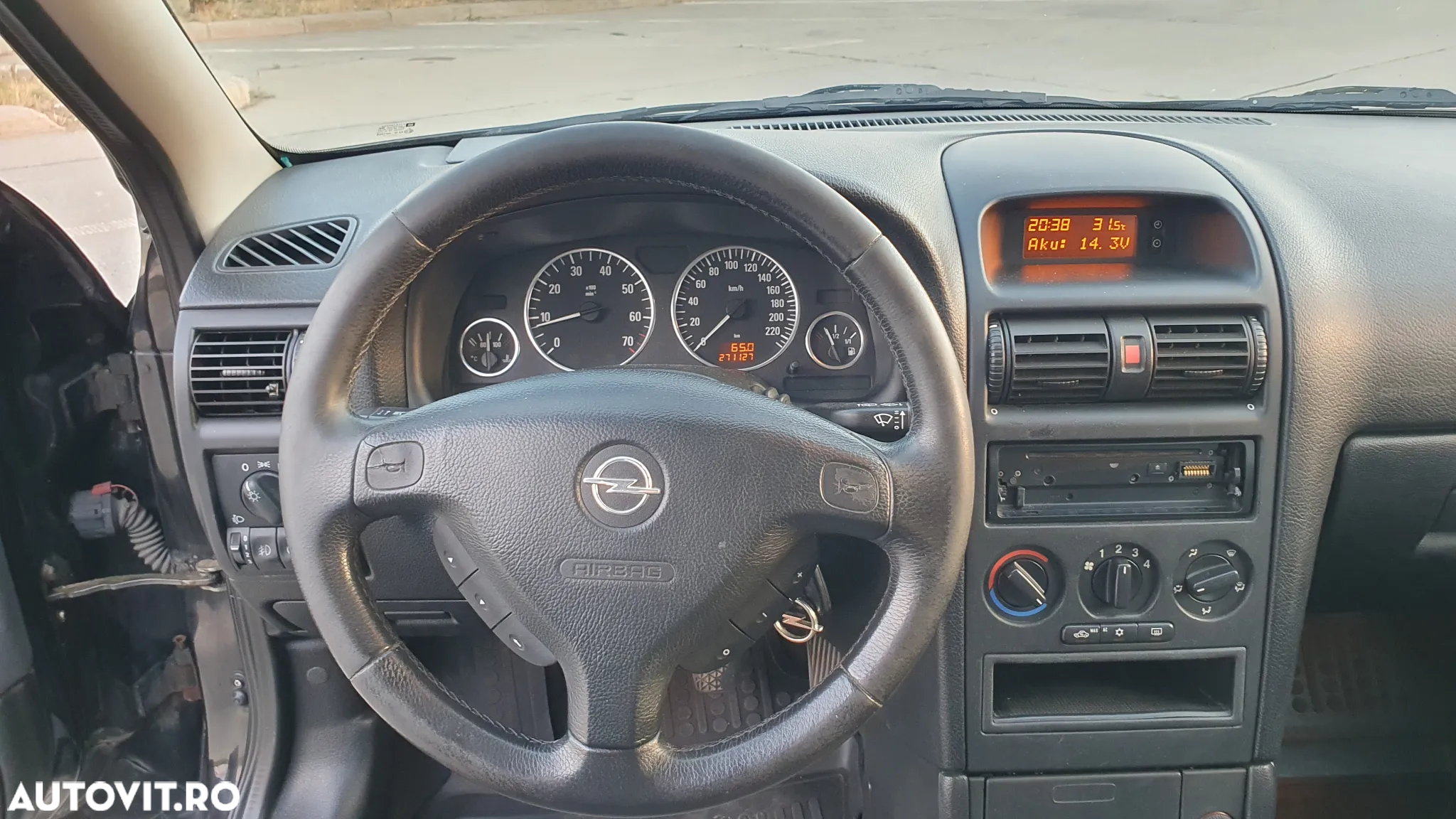 Opel Astra 1.4i 16V Club - 15