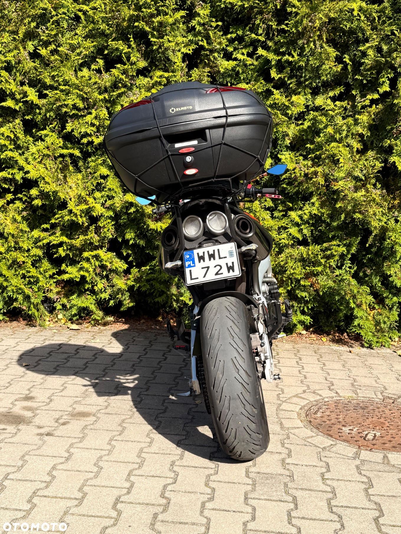 Suzuki GSR - 11