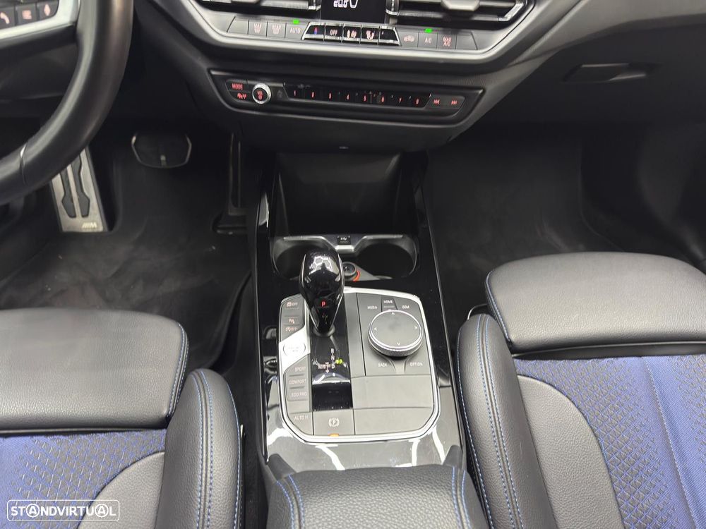 BMW 116 d Pack Desportivo M Auto - 25