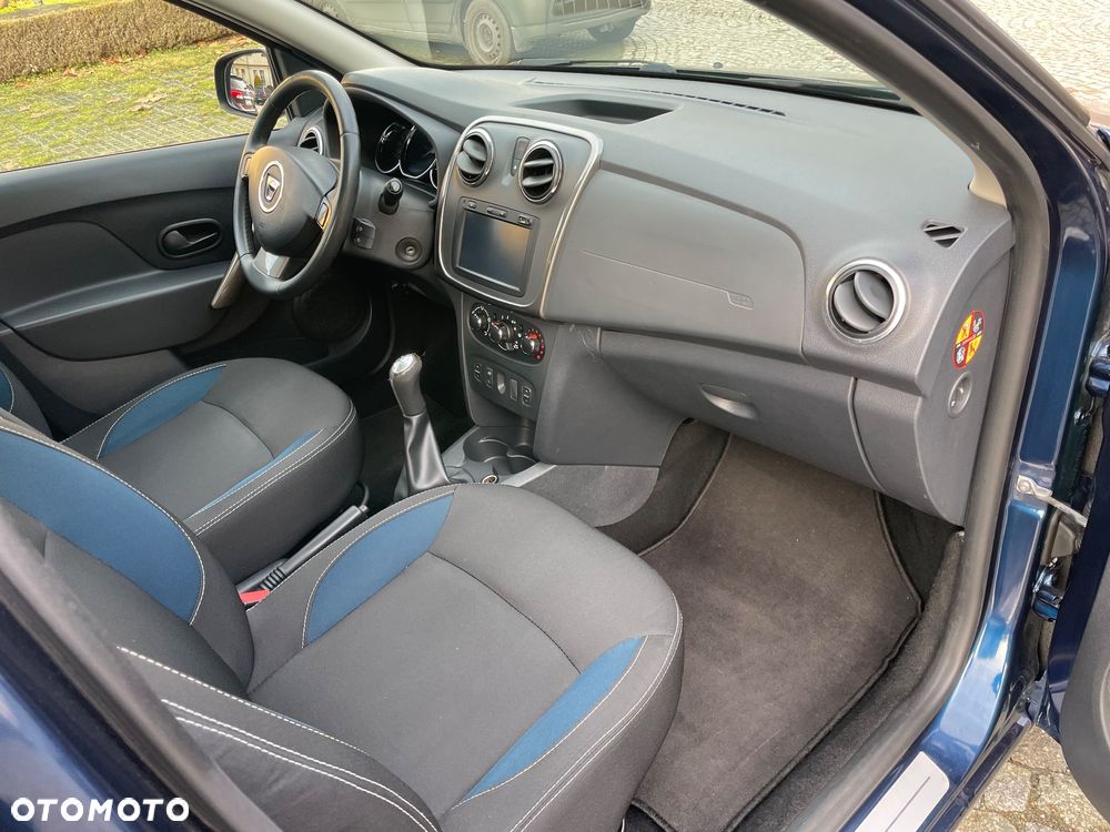 Dacia Sandero TCe 90 Celebration - 11