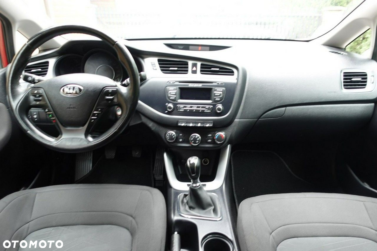 Kia Ceed - 13