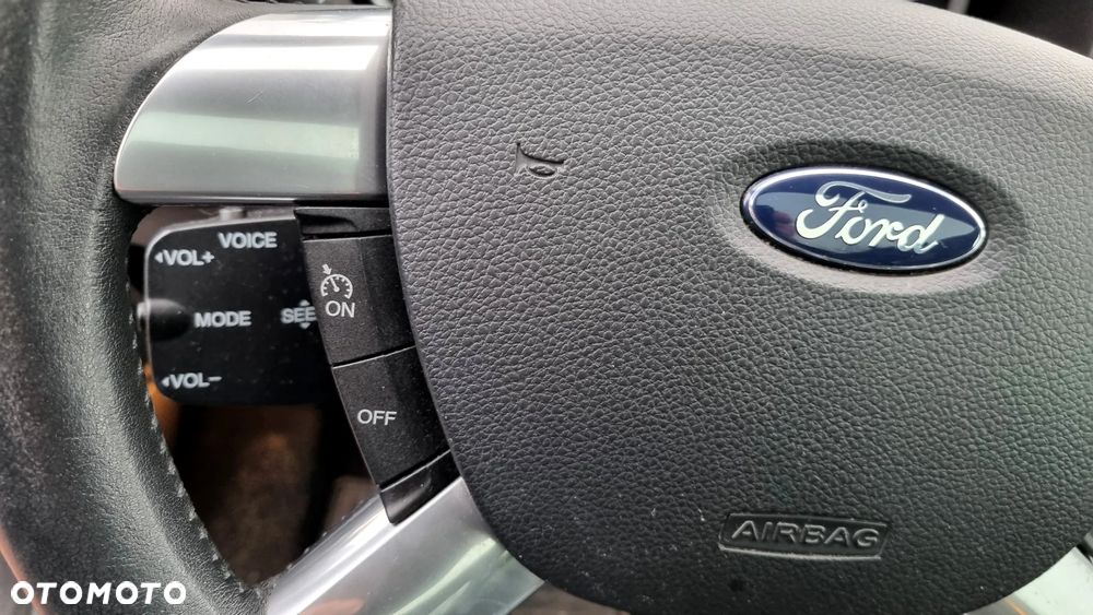 Ford Kuga 2.0 TDCi 4x4 Titanium - 22