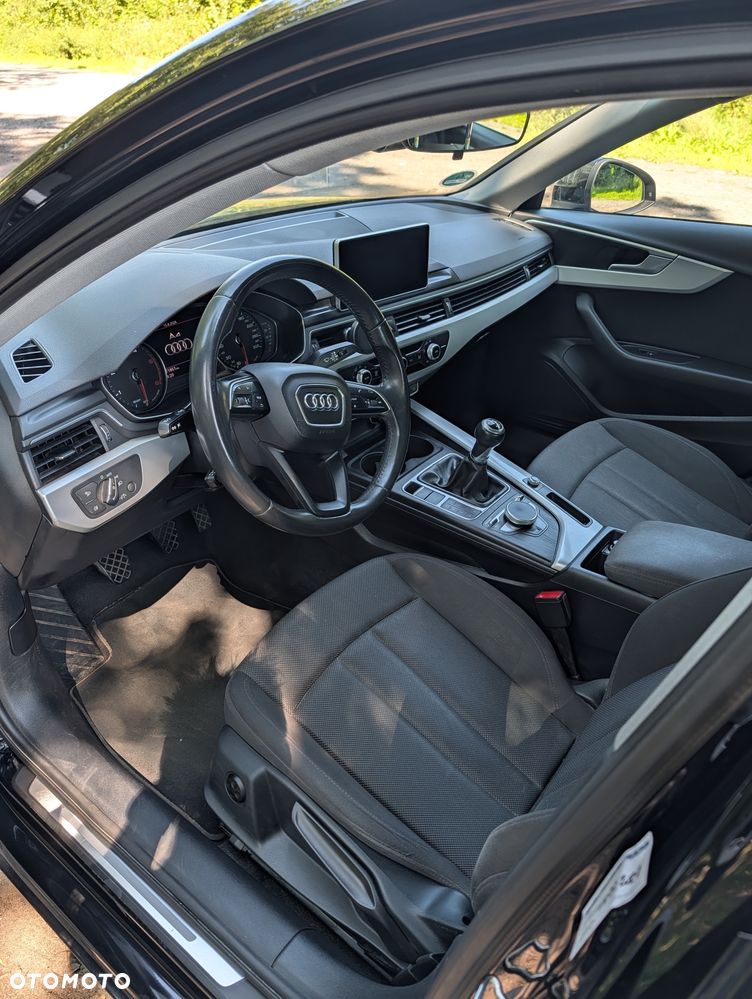 Audi A4 Limousine - 18