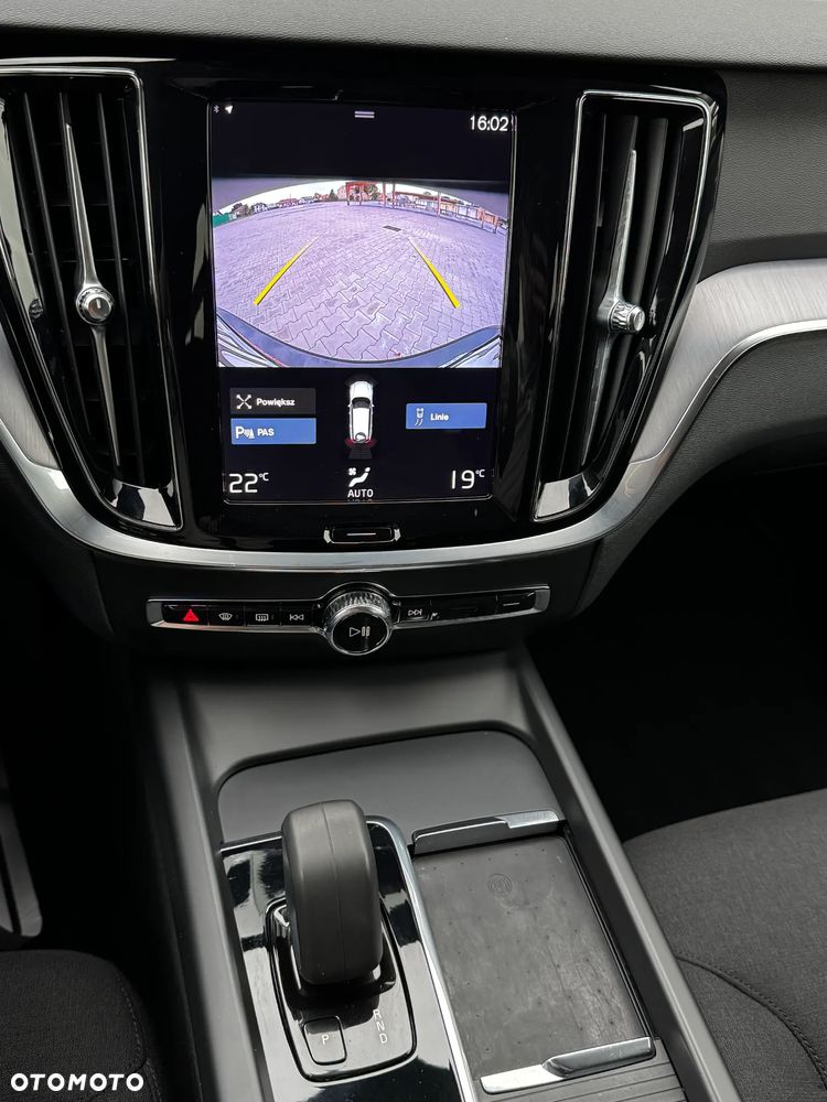 Volvo V60 B4 B DKG Momentum - 14