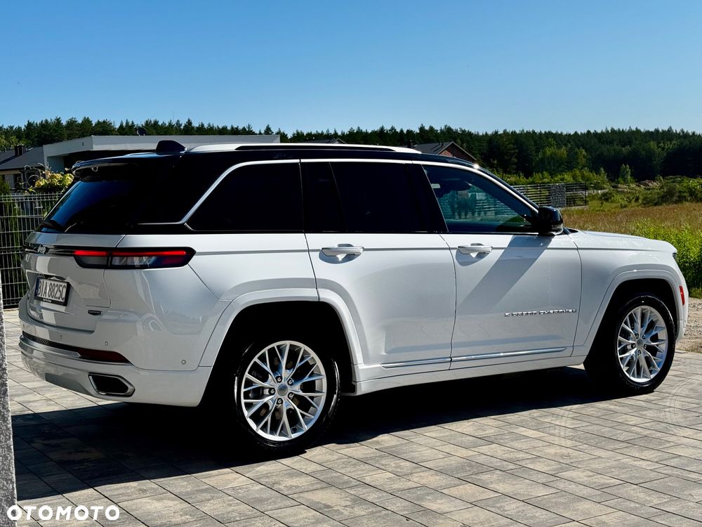 Jeep Grand Cherokee - 16