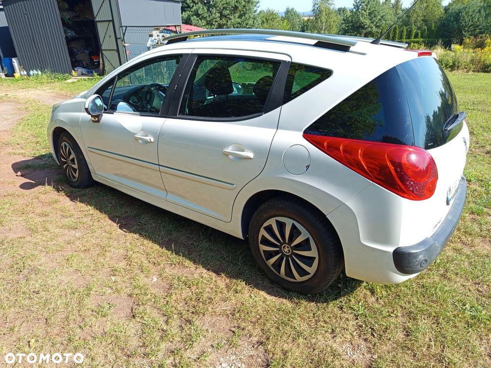 Peugeot 207 95 VTi Family - 7