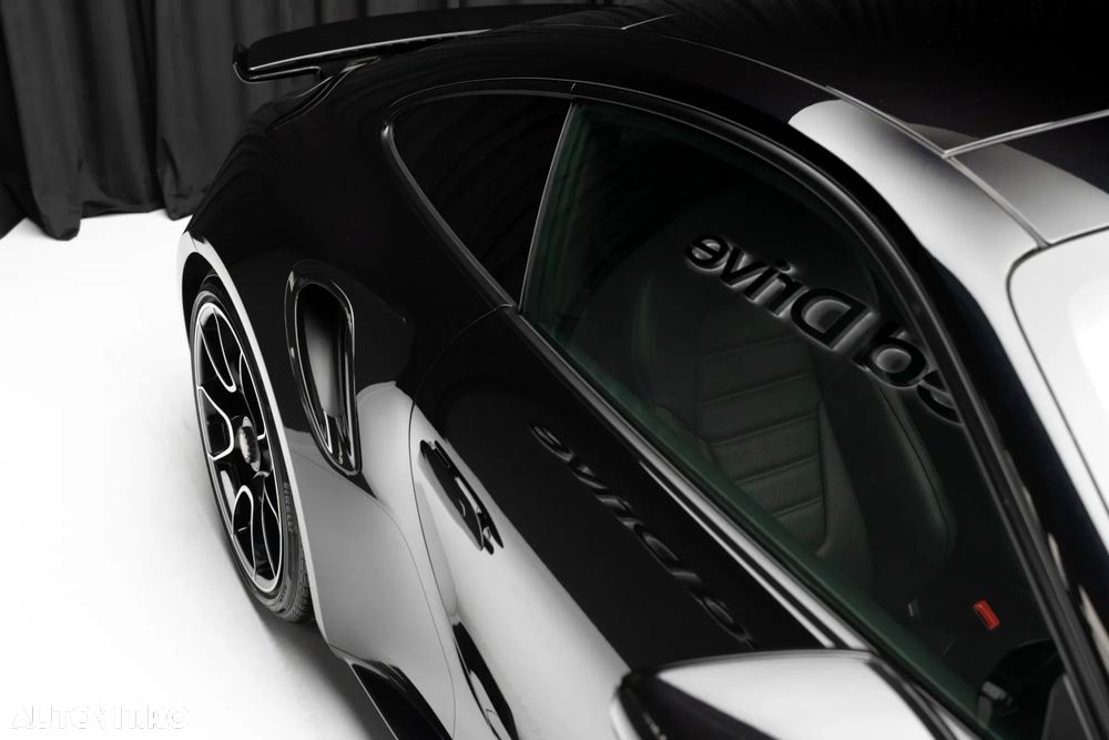 Porsche 911 911Turbo S - 4
