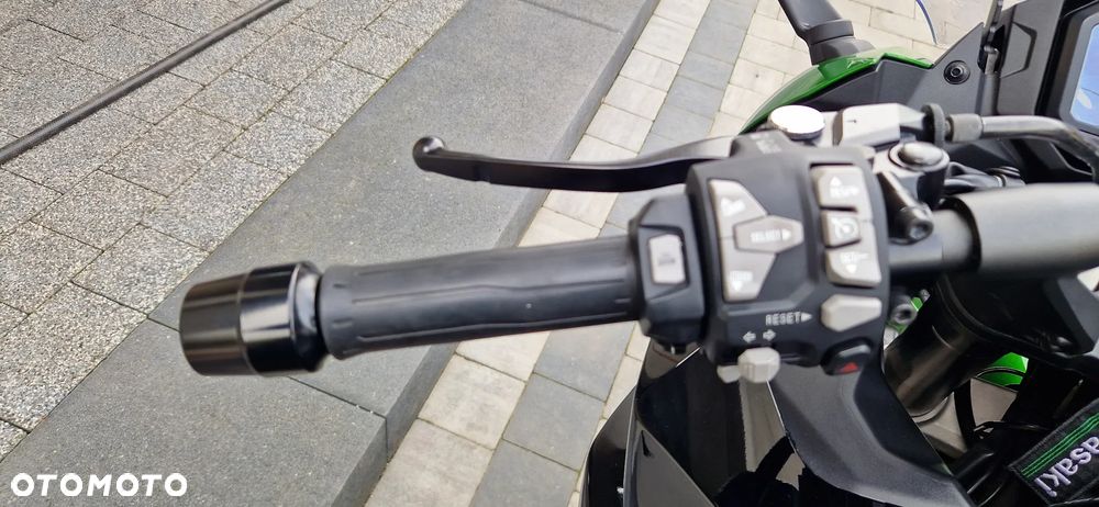 Kawasaki Ninja 1000 SX - 8